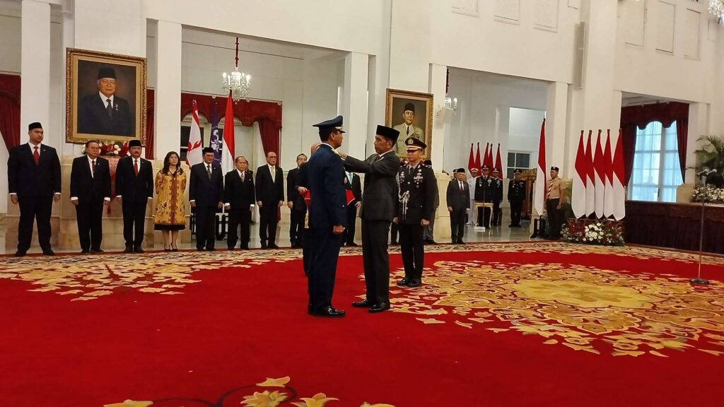 Presiden Jokowi Lantik Tony Hardjono Sebagai KSAU