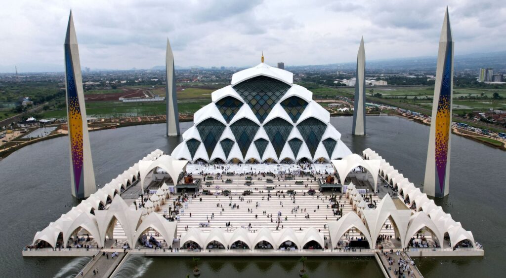 Pungli Masjid Al Jabbar