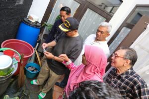 Pemkot Bandung Bagikan Abate