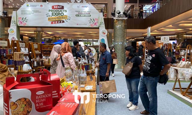 Beachwalk Shopping Center Bali.