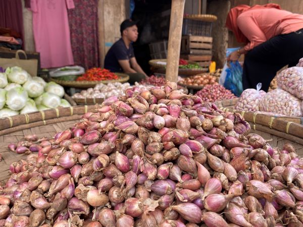 Harga Bawang Merah Tembus Rp46.050 per kg dan Cabai Rawit Rp88.450 per kg