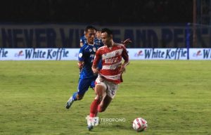 Pasang Henhen Herdiana di Sektor Gelandang