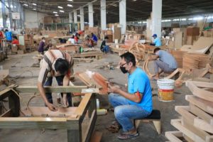 MenKopUKM Dorong Peningkatan Kualitas Industri Furnitur