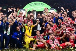 Olympiacos Raih Trofi Europa Conference League