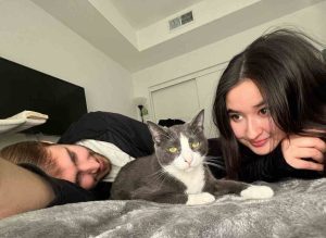 Stephanie Poetri Resmi Tunangan