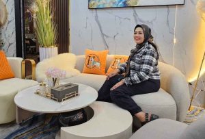 Susuk Elly Sugigi