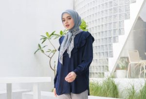 baju biru cocok dengan jilbab warna apa-3
