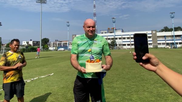 Bojan Hodak Dapat Kejutan