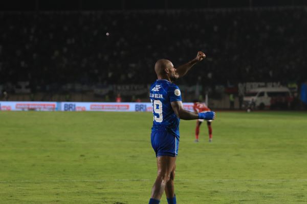 Persib Sukses Permalukan Madura United