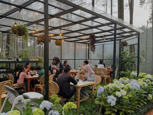 Lapinea Cafe Lembang