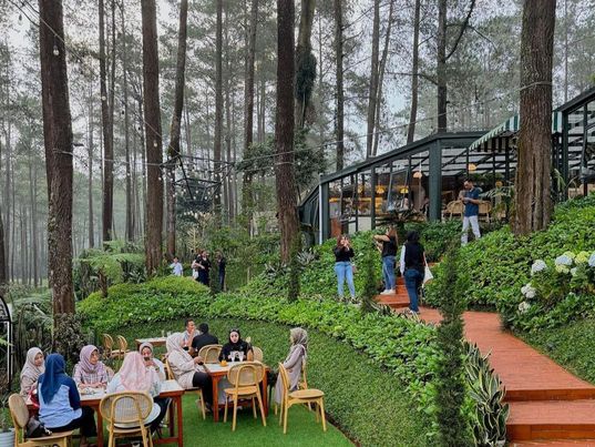 Lapinea Cafe Lembang