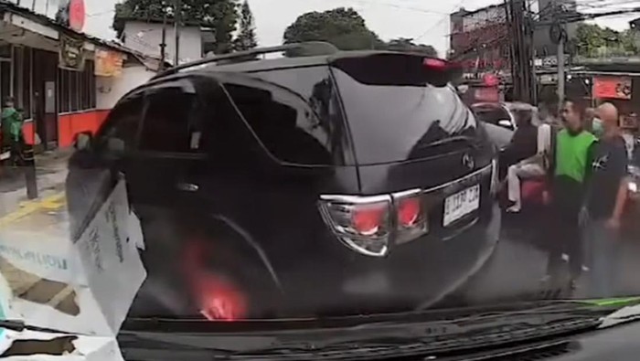 fortuner halangi ambulans