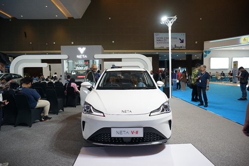 mobil listrik pevs (1)