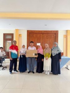 Ria Ricis Berikan Bantun Alat Belajar kepada SLB-A