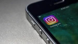 tulisan miring di Instagram