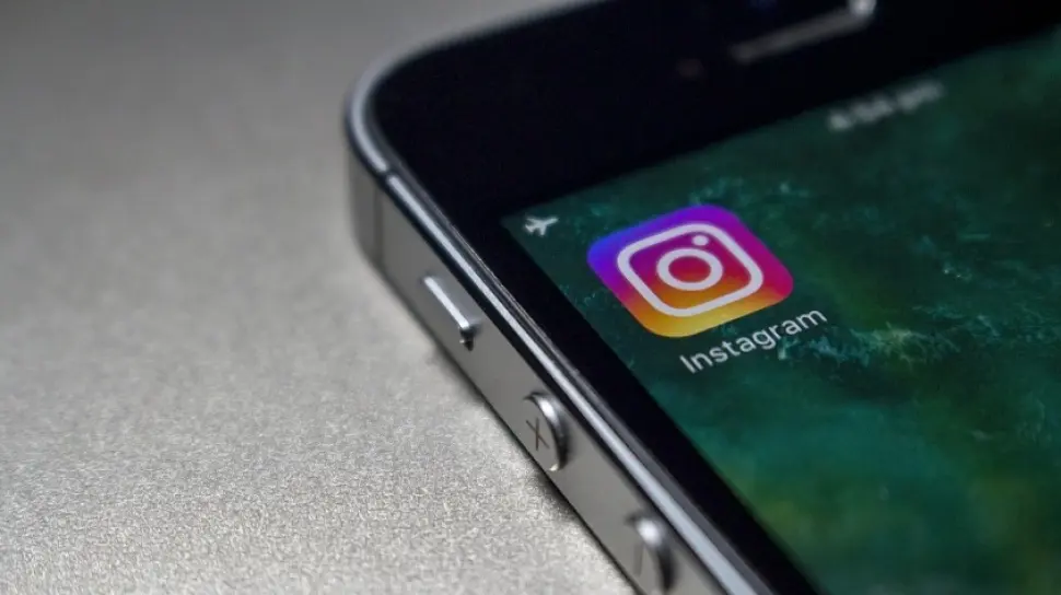 tulisan miring di Instagram