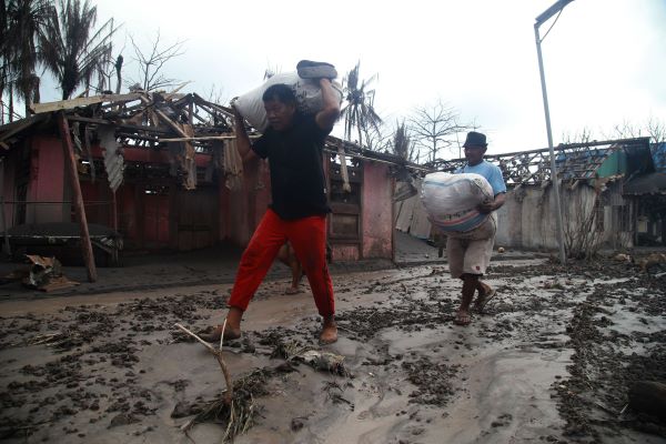 Terdampak Erupsi Pemerintah Akan Relokasi Seluruh Warga