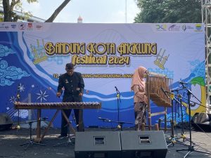 12 Jam Bandung Ngurulung Angklung