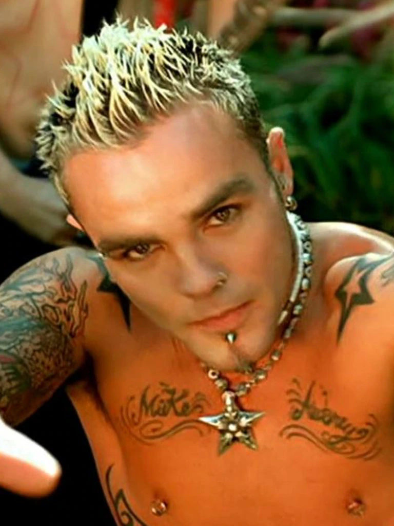 Vokalis Crazy Town, Shifty Shellshock Meninggal