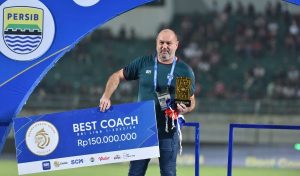 Bojan Hodak, Pelatih Persib, pemain persib dilepas