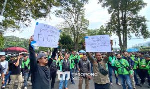 Ribuan Ojol Geruduk Gedung Sate