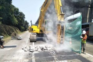Jasa Marga Rekonstruksi Ruas Jakarta-Cikampek
