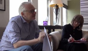 Pendiri WikiLeaks Julian Asange bebas
