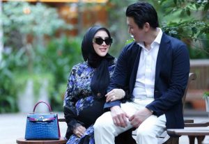 Syahrini Uang Tip