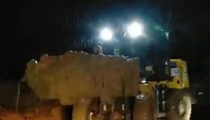 Tanah Longsor Tutup Akses Jalan Kabupaten Sukabumi
