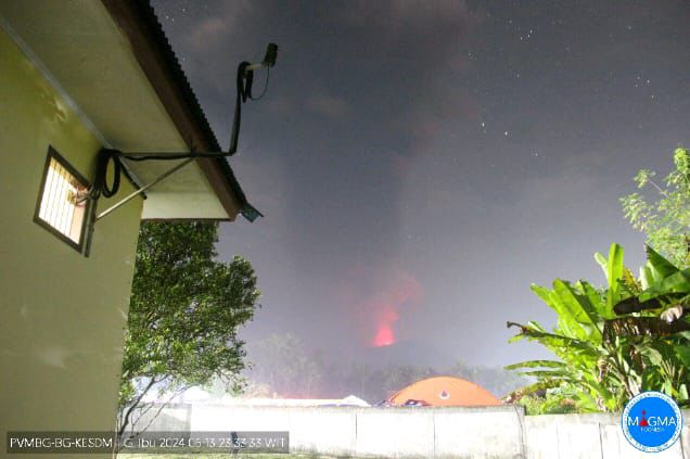 Gunung Ibu di Maluku Utara Alami Erupsi