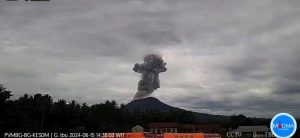 Gunung Ibu Maluku Utara Erupsi