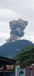 Gunung Ibu Maluku Utara Erupsi