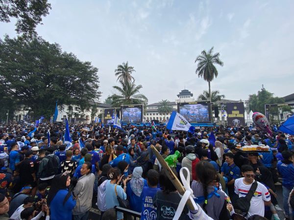 Bojan Hodak Minta Dukungan Bobotoh