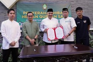gibran rakabuming raka terima sapi kurban timnas u16