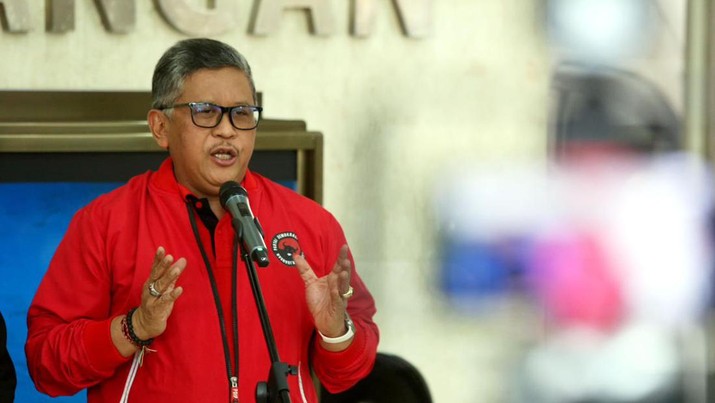 Hasto Diprediksi Bakal Langsung