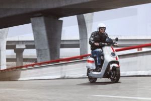 motor listrik jarak tempuh jauh