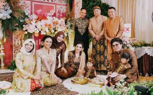 Keluarga Atta Telat Hadiri Acara Tedak Siten