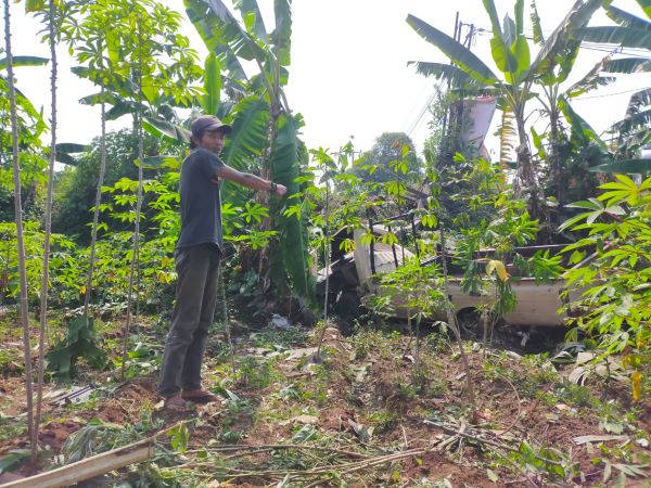 Mobil L300 Blong di Dekat Kantor Pemkab KBB