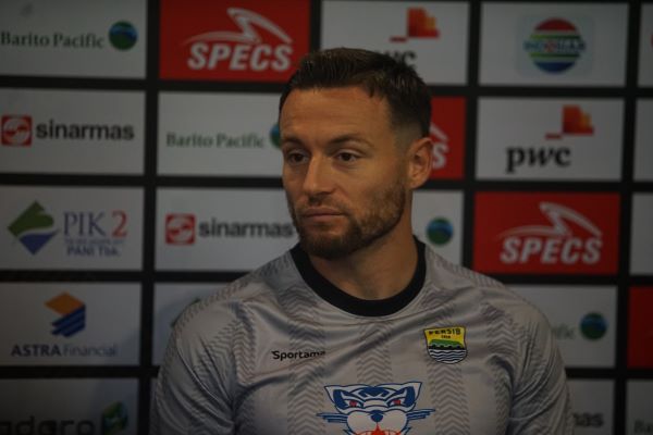 Persib Bandung Jadi Juara Paruh Musim Liga 1 2024/2025