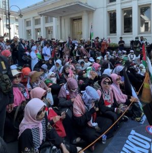 Ribuan Massa Aksi Lakukan Boikot Produk Israel