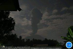 Gunung Ibu di Maluku Utara Kembali Erupsi