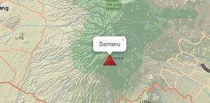 Gunung Semeru Jawa Timur Erupsi Pagi Ini