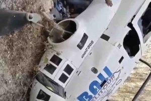 helikopter jatuh benang layangan