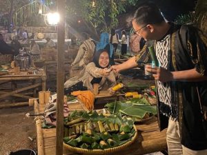 Acara Nyawang Bulan