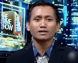 Pegi Setiawan Mendadak Jadi Pembawa Berita TV