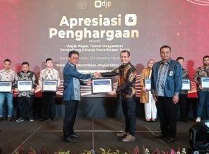 Penghargaan wajib pajak PT PWB