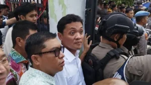 Habiburokhman dilempari botol