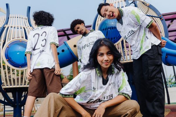 Marc Klok Rilis Jersey Spesial