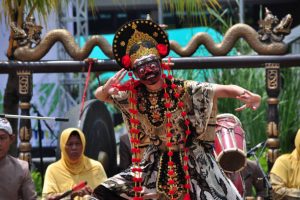Tari Topeng Cirebon