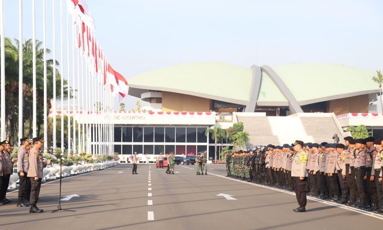 Demo Darurat Indonesia di DPR